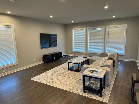 5th image of 2416 Watson Cir