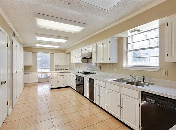 3rd image of 624 Fairfield Ave