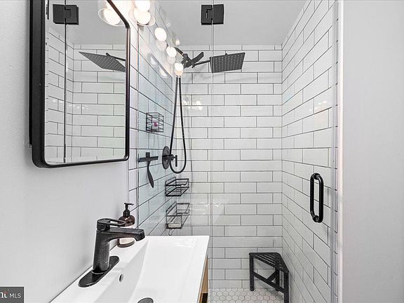 5th image of 1600 Atlantic Ave APT 14