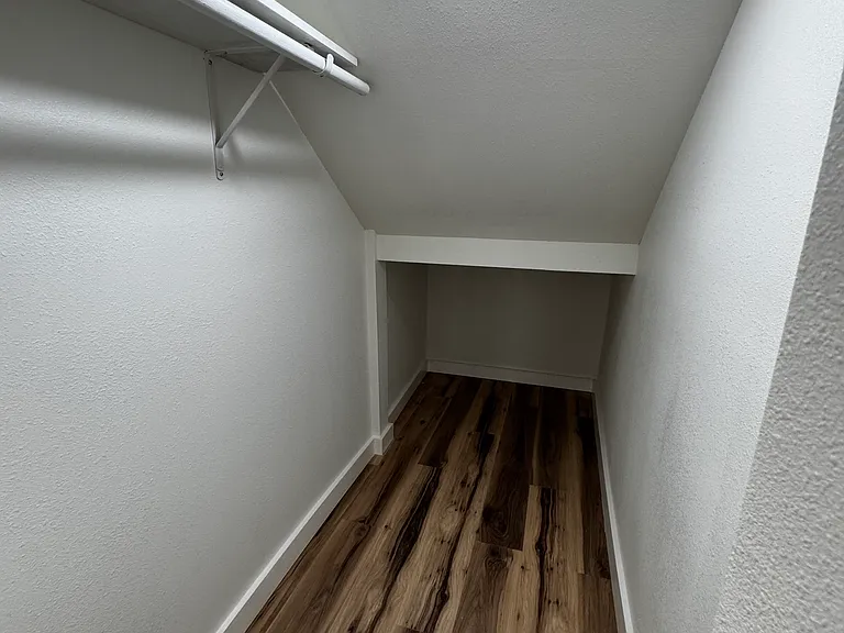 4627 Capitol Ave — Photo 3