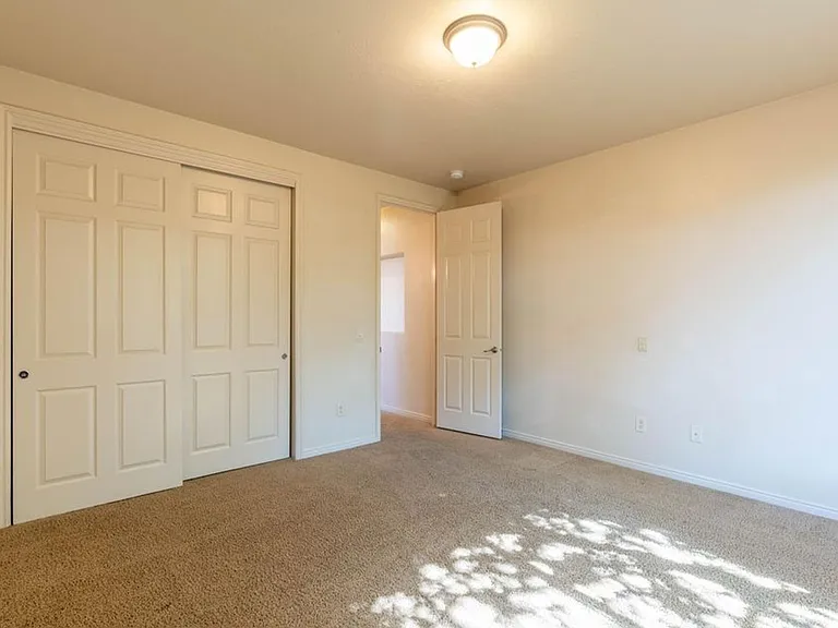 253 S 260 W — Photo 21