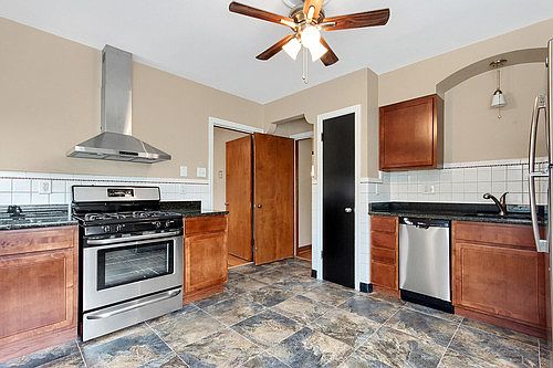 1st image of 6263 Nottingham Ave APT 4