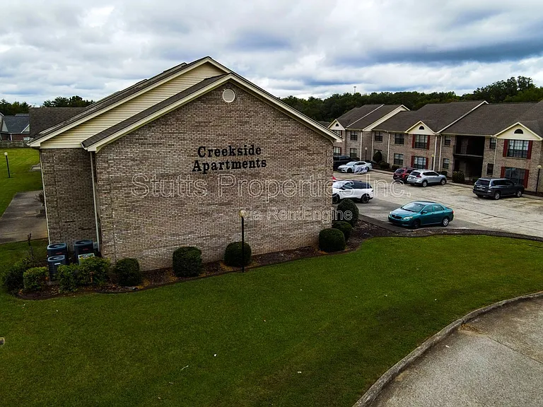 Creekside Apartments — Photo 31