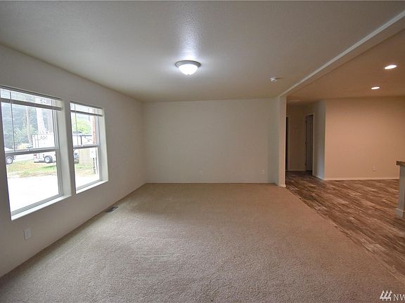 4th image of 2466 Wells Way