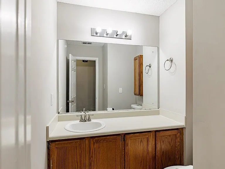 345A Research Dr #330 — Photo 11