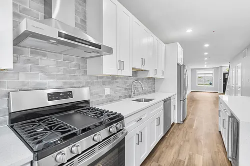 130 W Ashmead St Photo 1