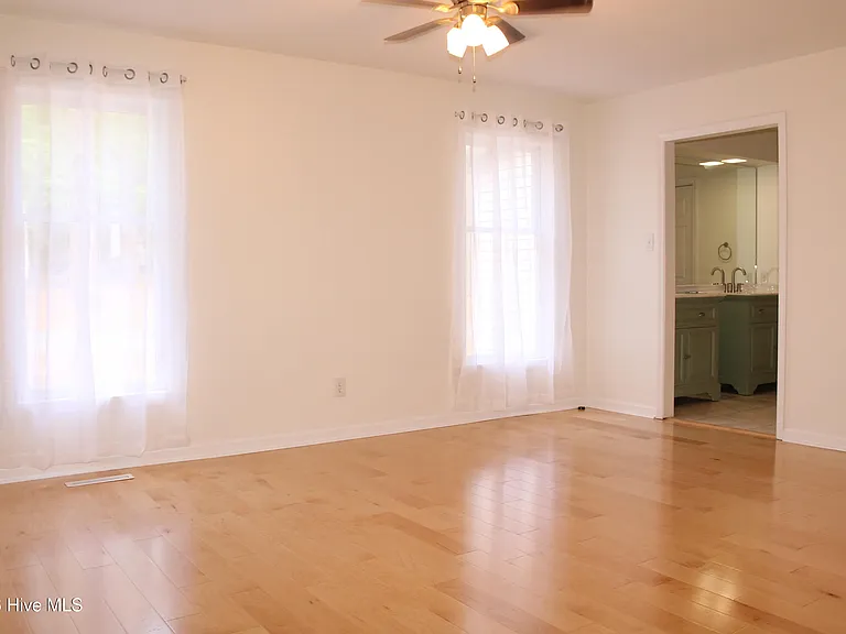1624 E Indiana Ave #13 — Photo 22