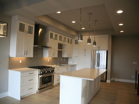 5th image of 324 2nd St S