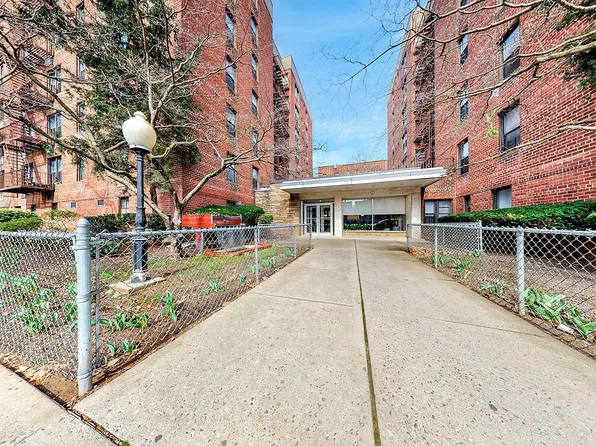345 Webster Ave APT 1B, Brooklyn, NY 11230