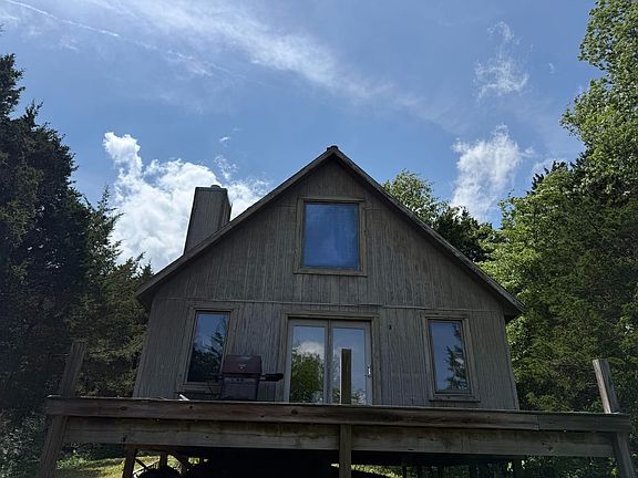 3rd image of 15697 Bear Creek Rd