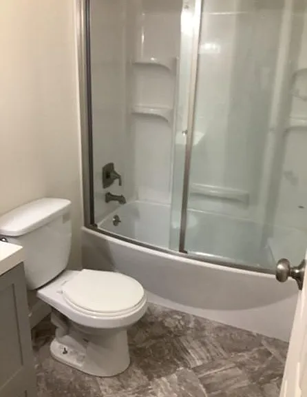 Oakbrook Manor Apartments — Photo 15