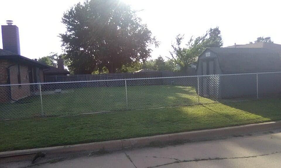 2nd image of 211 Yukon Ave