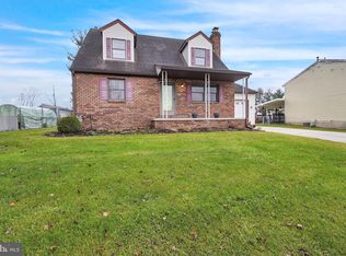 18 Conewago Dr, Hanover, PA 17331