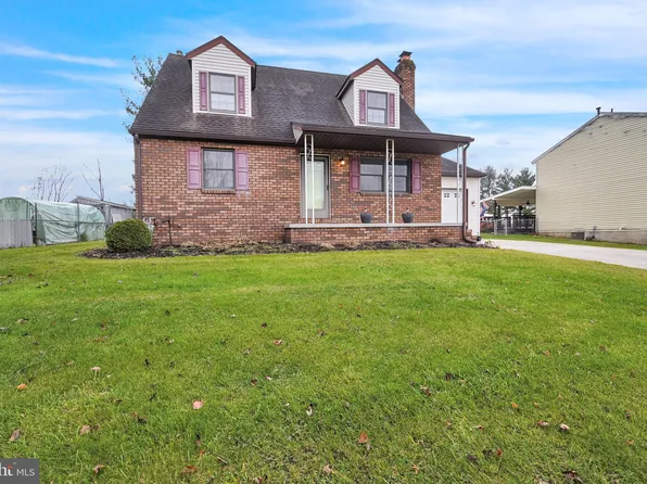 18 Conewago Dr, Hanover, PA 17331