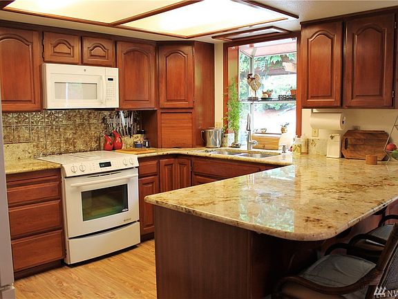 3rd image of 140 N Mardell Ave