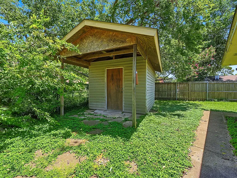 2506 Glen Ct — Photo 21
