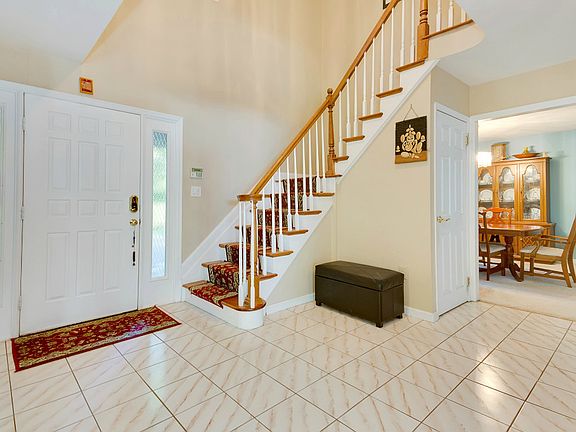 3rd image of 3 Herter Pl