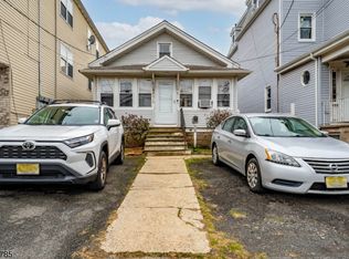 676 Grove St, Elizabeth, NJ 07202