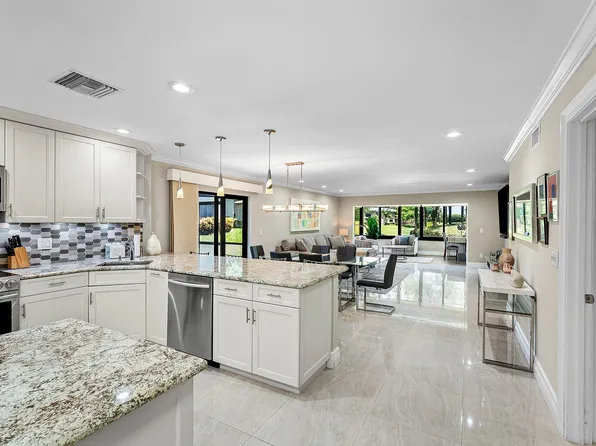 18 Westgate Lane #A, Boynton Beach, FL 33436