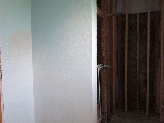 5th image of 224 Fernwood St
