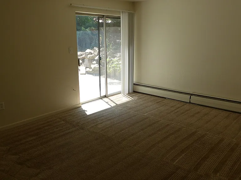 2655 Mapleton Ave #102 — Photo 5