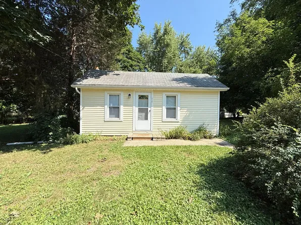906 Helena Ave, Jackson, MI 49203