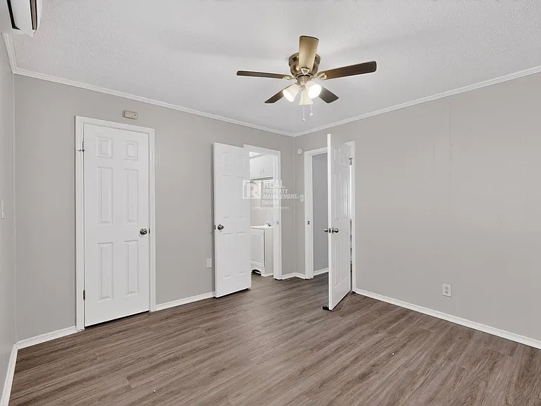 1585 N Mill St — Photo 12