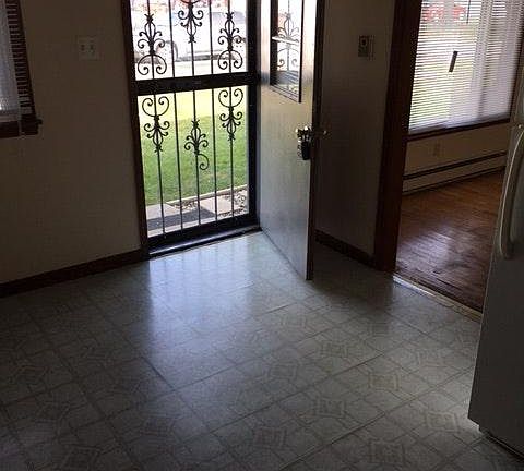 Large eat-in kitchen