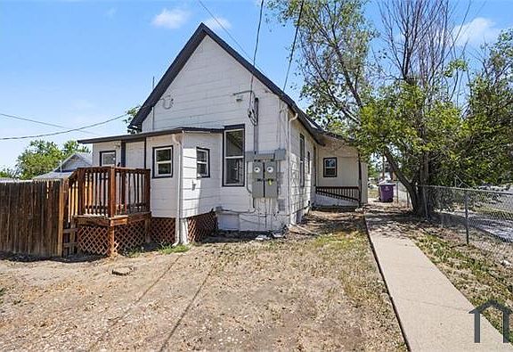 3rd image of 703 Meade St