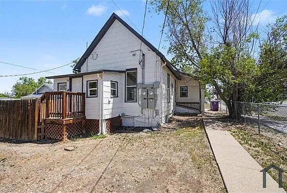 703 Meade St — Photo 3