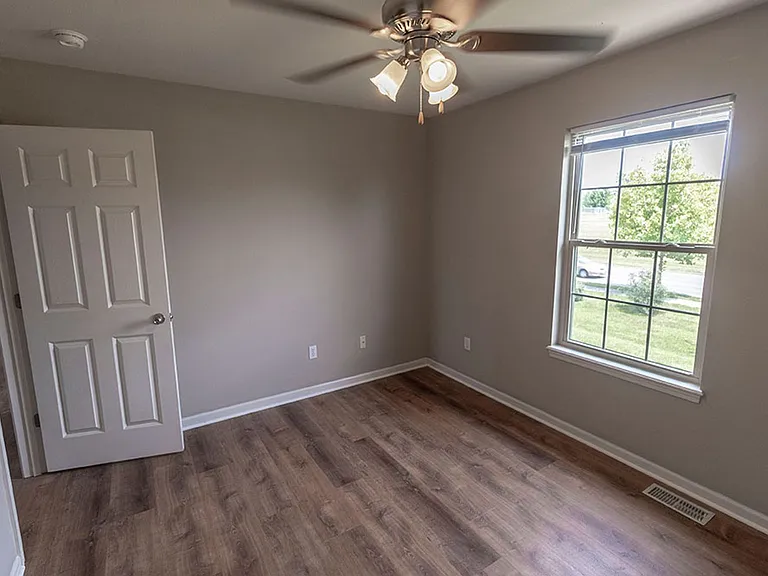 4016 Snowy Owl Dr — Photo 23