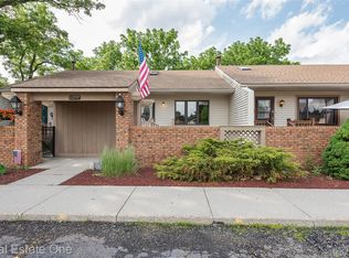 62292 Yorktown Dr #2, South Lyon, MI 48178