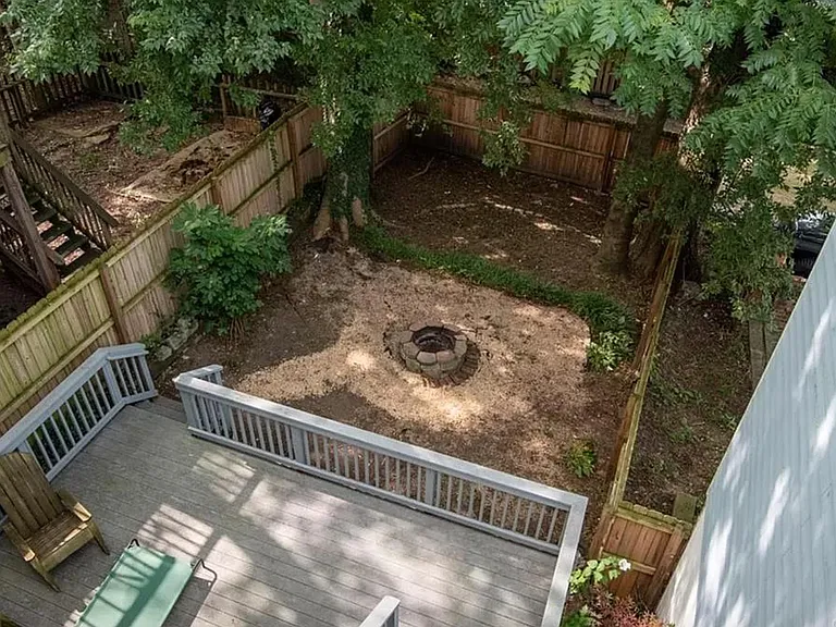 2107 E Marshall St — Photo 18