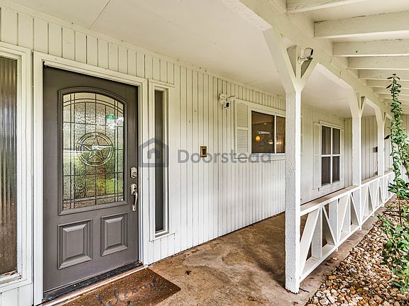 5th image of 1905 Great Oaks Dr