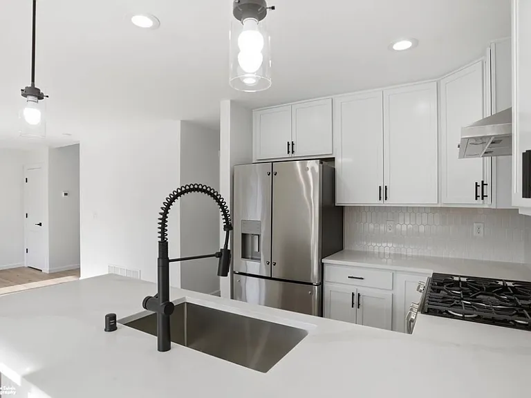 336 W Ashbrook Dr — Photo 9