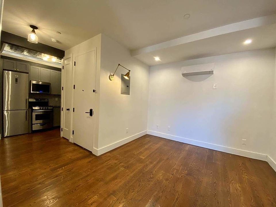 1st image of 227 Manhattan Ave APT 3R