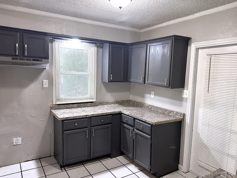4201 Truman Rd — Photo 8