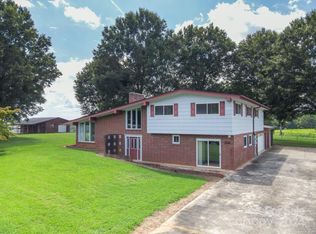 2673 N Olivers Cross Rd, Newton, NC 28658