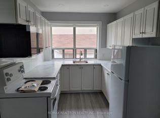 312 Douglas Ave #304, Toronto, ON M5M 1H1
