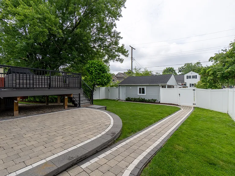 2604 Manchester Rd — Photo 50