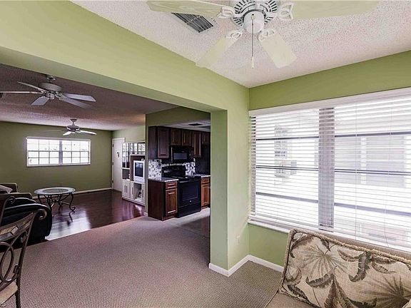 4th image of 1502 Edgewater Cir #6D