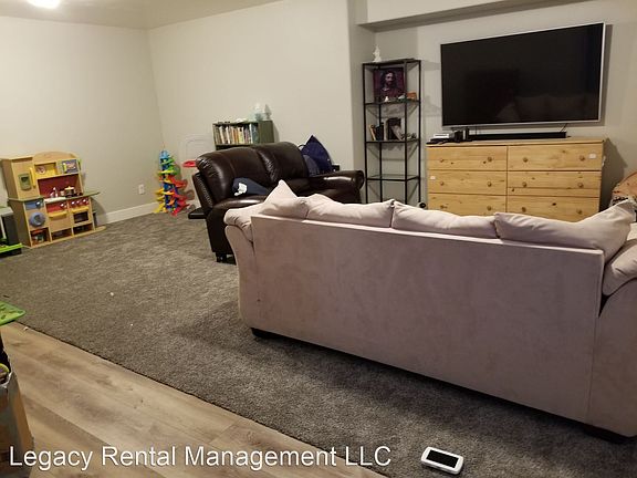 5th image of 3775 Barcelona Ave