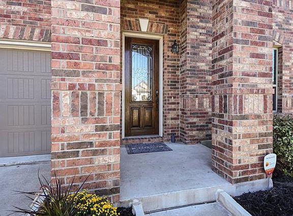 2nd image of 1252 Hyde Park Dr
