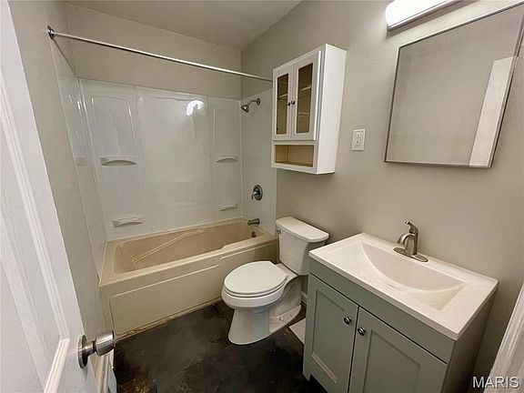 5th image of 10121 Baron Dr