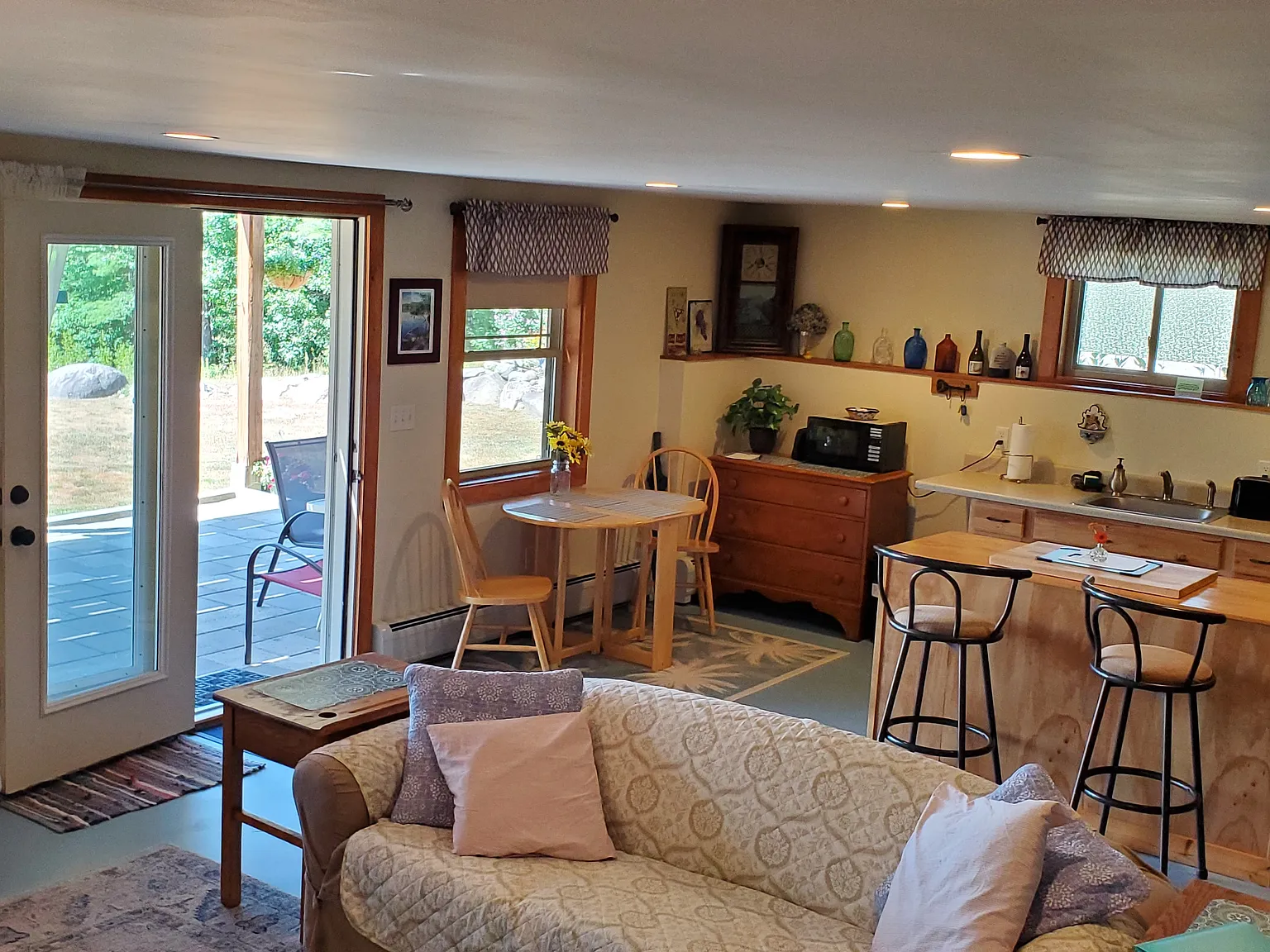 1 bed, 2700 sqft, $1,400 — Photo 4