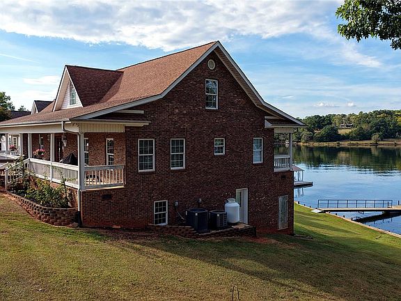 3rd image of 417 McGill Cir