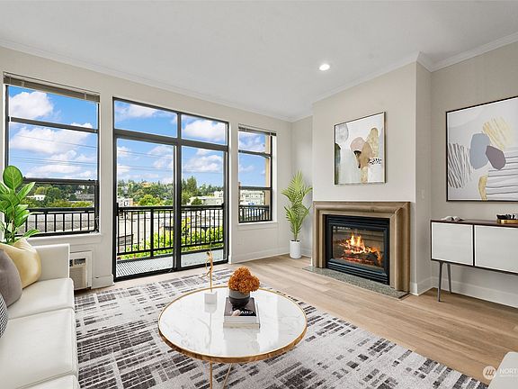 2nd image of 5000 30th Avenue NE #306