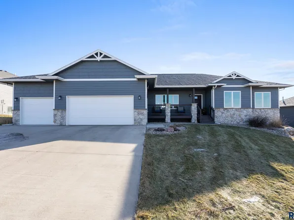 8209 E Willow Leaf St, Sioux Falls, SD 57110