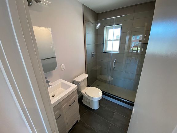 5th image of 212 3rd Ave APT A1