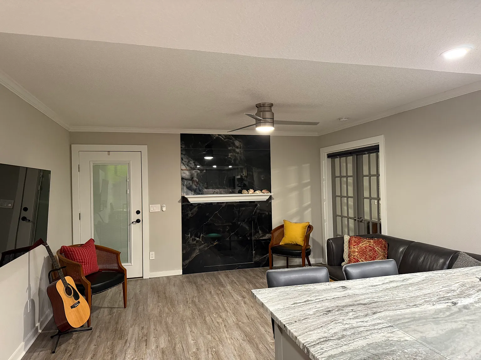 2 bed, 840 sqft, $2,000 — Photo 3